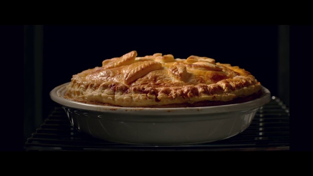 Video Reference: Food, Tableware, Apple pie, Pot pie, Ingredient, Recipe, Sugar pie, Cuisine, Tourtière, Gluten