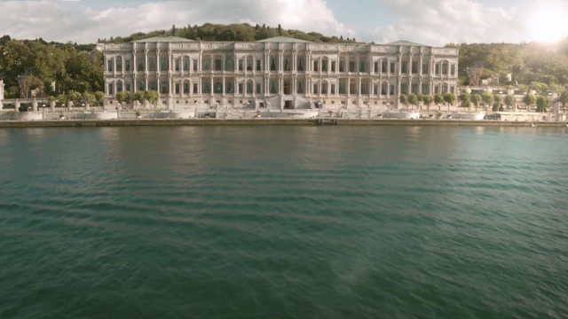 Video Reference: Cloud, Water, Building, Sky, Plant, Tree, Window, Lake, City, Facade