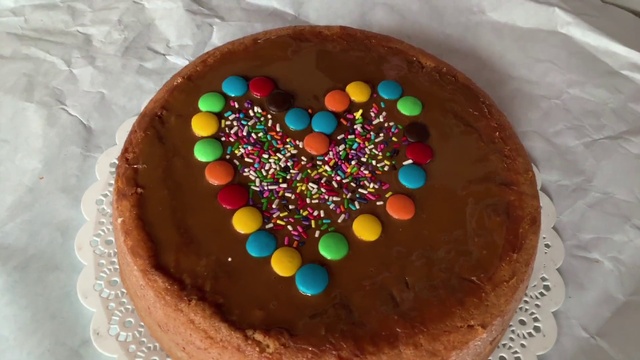 Video Reference: Food, Cake decorating, Ingredient, Cake, Recipe, Cuisine, Dish, Mixture, Birthday candle, Baked goods