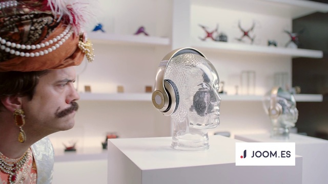 Video Reference: White, Home appliance, Automotive design, Helmet, Personal protective equipment, Cap, Machine, Event, Mechanical fan, Fashion accessory