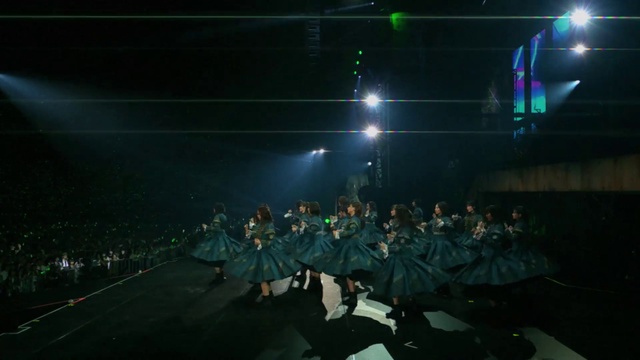 Video Reference: Performing arts, Dance, Entertainment, Choreography, Performance art, Music, Event, Fashion design, Crowd, Music venue