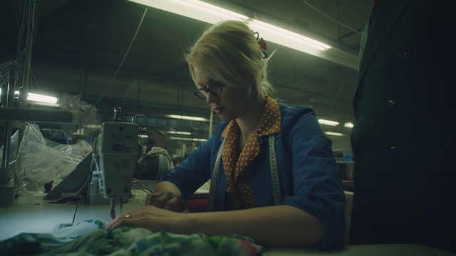 Video Reference: Flash photography, Engineering, Musician, Automotive design, T-shirt, Recreation, Fun, Fashion design, Machine, Darkness