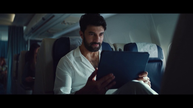 Video Reference: Flash photography, Jaw, Eyewear, Beard, Comfort, Automotive design, White-collar worker, Head restraint, Facial hair, Personal luxury car