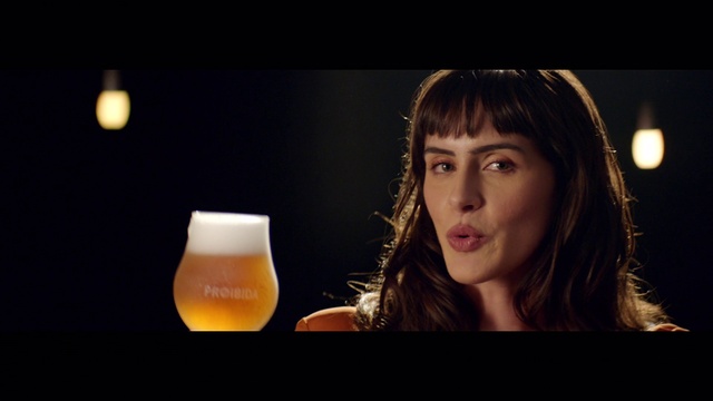 Video Reference: Drinkware, Eyelash, Liquid, Flash photography, Neck, Tableware, Layered hair, Lipstick, Step cutting, Drink