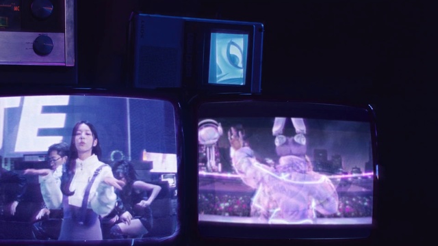 Video Reference: Purple, Entertainment, Television program, Gadget, Television set, Performing arts, Flat panel display, Display device, Multimedia, Electronic device