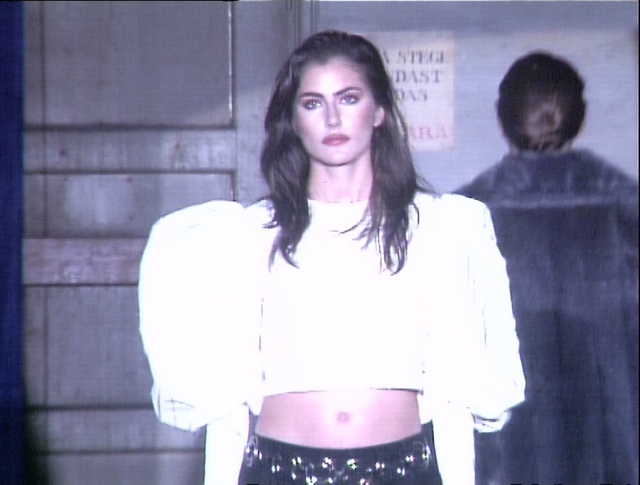 Video Reference: Lip, Sleeve, Lipstick, Purple, Collar, Waist, Fashion design, Flash photography, Electric blue, Beauty