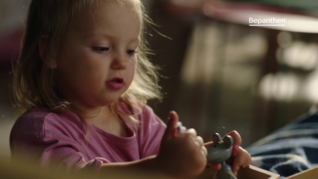 Video Reference: Nose, Hair, Cheek, Skin, Lip, Chin, Eye, Happy, Iris, Gesture