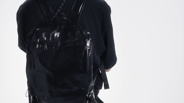 Video Reference: Outerwear, Sleeve, Collar, Grey, Street fashion, Leather jacket, Fashion design, Blazer, Denim, Font