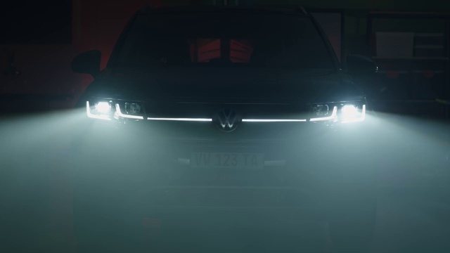 Video Reference: Automotive parking light, Automotive lighting, Hood, Vehicle, Car, Automotive tail & brake light, Automotive design, Motor vehicle, Bumper, Headlamp