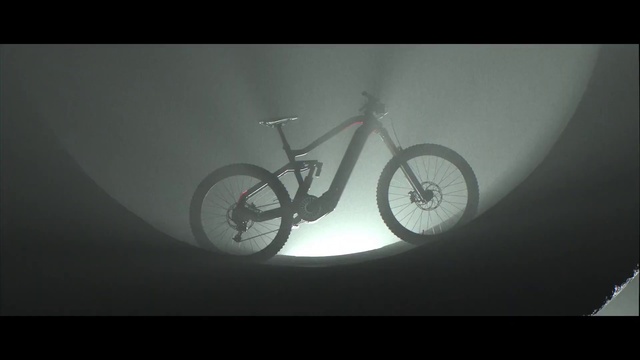 Video Reference: Bicycle, Tire, Wheel, Bicycle wheel, Land vehicle, Crankset, Bicycle frame, Bicycle tire, Bicycle handlebar, Bicycle hub