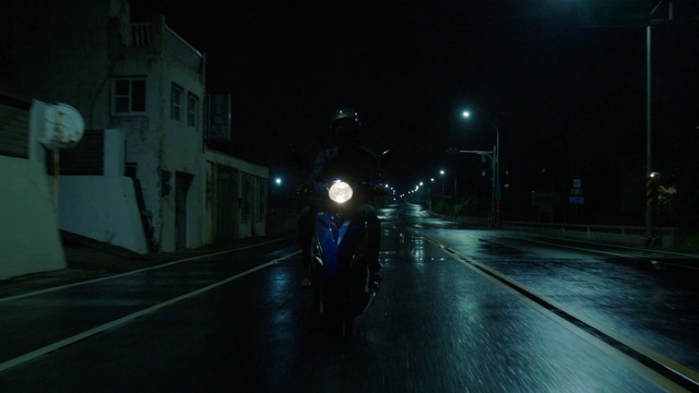 Video Reference: Automotive lighting, Tire, Street light, Window, Wheel, Road surface, Asphalt, Flash photography, Headlamp, Electricity