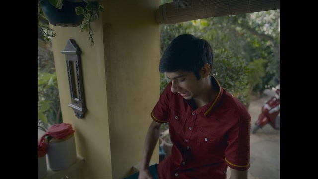 Video Reference: Sleeve, Organism, Adaptation, Happy, Leisure, T-shirt, Room, Magenta, Visual arts, Fashion design