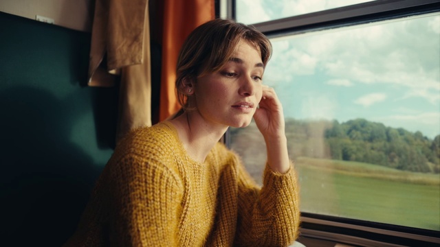 Video Reference: Shoulder, Window, Flash photography, Sunlight, Happy, Tints and shades, Long hair, Wood, Blond, Brown hair