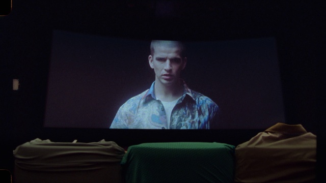 Video Reference: Flash photography, Gadget, Entertainment, Television set, Display device, Technology, Projection screen, Electronic device, Flat panel display, Event