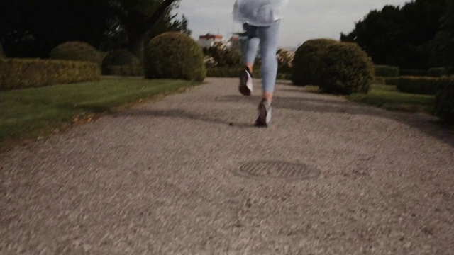 Video Reference: Plant, Sky, Tree, Asphalt, Grass, Road surface, Land lot, Landscape, Rolling, Tar