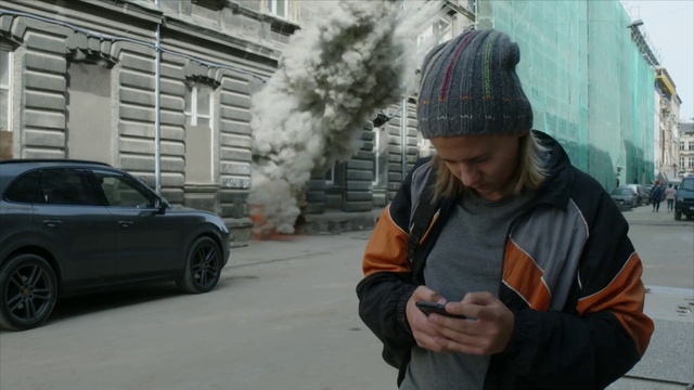 Video Reference: Tire, Car, Wheel, Vehicle, Automotive lighting, Motor vehicle, Public space, Automotive design, Personal luxury car, Vehicle door