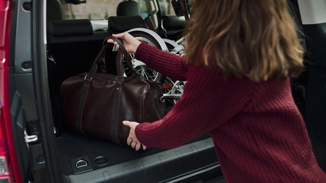 Video Reference: Vehicle, Motor vehicle, Automotive design, Car, Vehicle door, Automotive exterior, Steering wheel, Personal luxury car, Car seat cover, Car seat