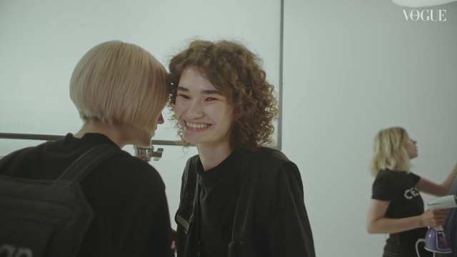 Video Reference: Smile, Gesture, Social group, Layered hair, Fun, Fashion design, Step cutting, Long hair, Art, Event