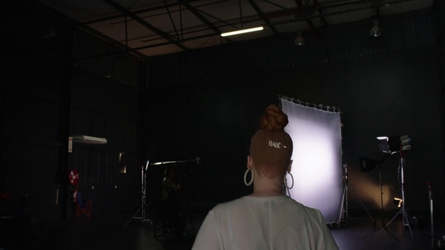 Video Reference: Public address system, Musician, Microphone, Entertainment, Audio equipment, Performing arts, Musical instrument accessory, Music, T-shirt, Event