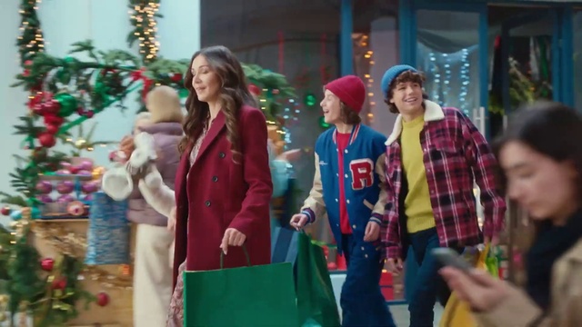 Video Reference: Smile, Green, Plant, Hat, Tartan, Happy, Fun, Tree, Entertainment, Leisure