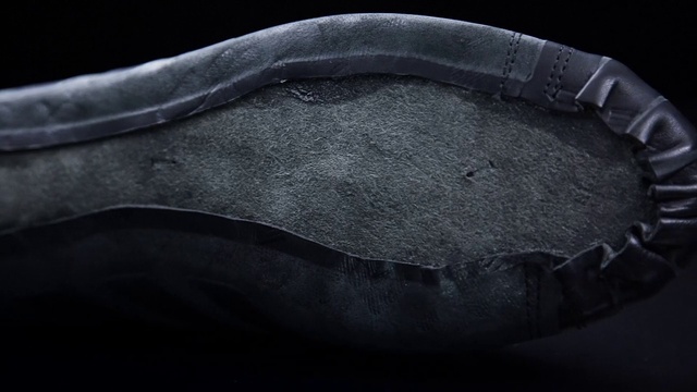 Video Reference: Sleeve, Grey, Tints and shades, Electric blue, Denim, Linens, Fashion accessory, Metal, Leather, Bag