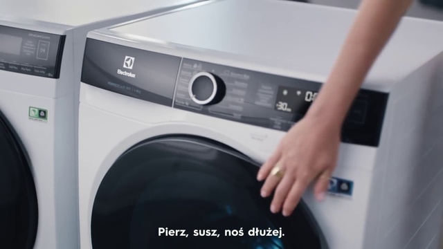 Video Reference: Washing machine, Clothes dryer, Automotive design, Major appliance, Home appliance, Cameras & optics, Gas, Font, Machine, Circle