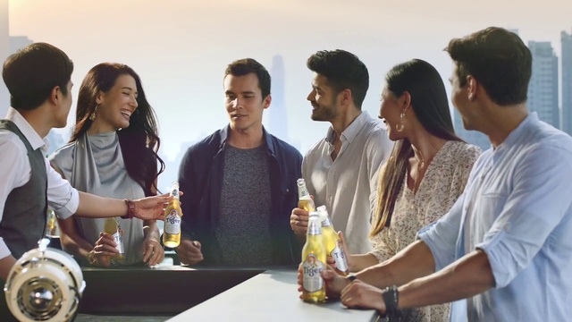 Video Reference: Bottle, Table, Sharing, Water bottle, T-shirt, Adaptation, Leisure, Drink, Happy, Tableware