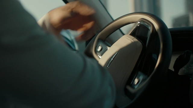 Video Reference: Automotive side-view mirror, Car, Vehicle, Automotive design, Motor vehicle, Steering part, Automotive mirror, Steering wheel, Personal luxury car, Vehicle door