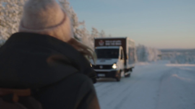 Video Reference: Tire, Sky, Vehicle, Automotive tire, Truck, Wheel, Motor vehicle, Car, Automotive lighting, Asphalt