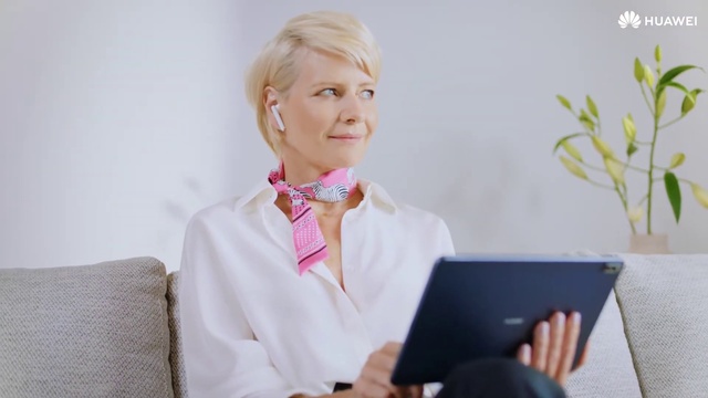 Video Reference: Dress shirt, Collar, Plant, Blazer, Bow tie, White-collar worker, Formal wear, Event, Job, Gadget