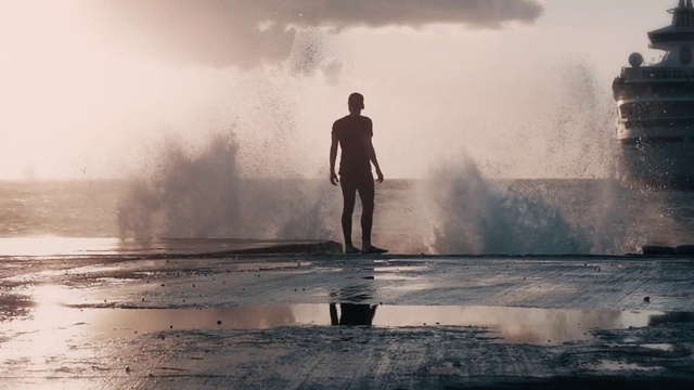 Video Reference: Water, Cloud, Atmosphere, Sky, People in nature, Flash photography, Standing, Sunlight, Happy, Body of water