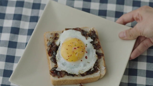 Video Reference: Food, Egg yolk, Fried egg, Egg white, Ingredient, Egg, Fast food, Staple food, Recipe, Cuisine