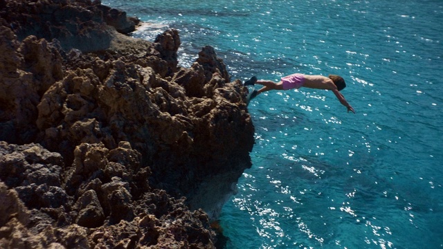 Video Reference: Water, Azure, Coastal and oceanic landforms, Watercourse, Terrain, Lake, Formation, Recreation, Wind wave, Bedrock