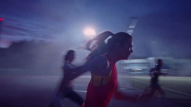 Video Reference: Flash photography, Cloud, Sunlight, Sky, Entertainment, Lens flare, Performing arts, Event, Recreation, Electric blue