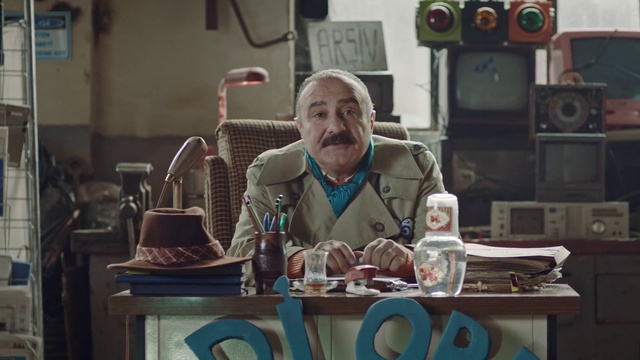 Video Reference: Tableware, Table, Drinkware, Coffee cup, Drink, Barware, Event, Traffic light, Plate, Sitting