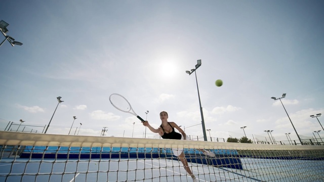 Video Reference: Sky, Water, Cloud, Street light, Fence, Leisure, Track and field athletics, Recreation, City, Horizon