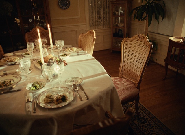 Video Reference: Table, Furniture, Tableware, Drinkware, Stemware, Tablecloth, Decoration, Dishware, Chair, Textile