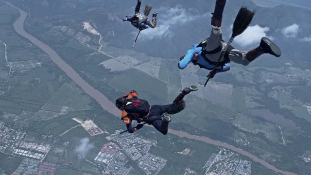 Video Reference: Parachuting, Tandem skydiving, Sports, Windsports, Leisure, Stunt performer, Recreation, Air travel, Air sports, Fun