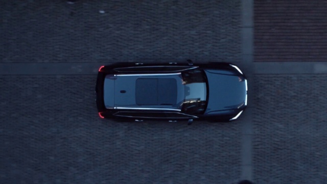Video Reference: Automotive parking light, Vehicle, Wheel, Tire, Automotive lighting, Hood, Car, Automotive tail & brake light, Motor vehicle, Bumper