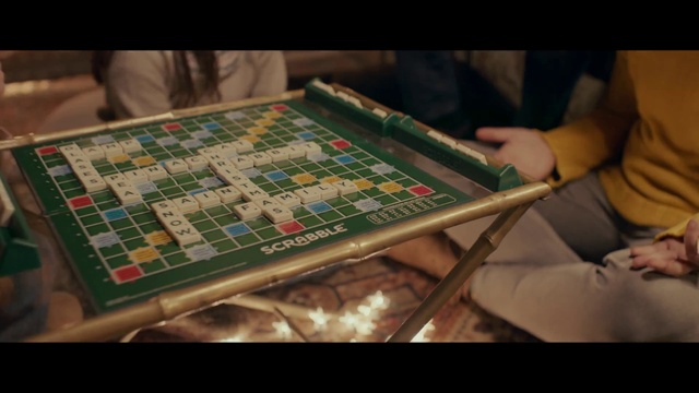 Video Reference: Gadget, Finger, Electronic engineering, Recreation, Indoor games and sports, Nail, Electronic device, Circuit component, Glass, Games