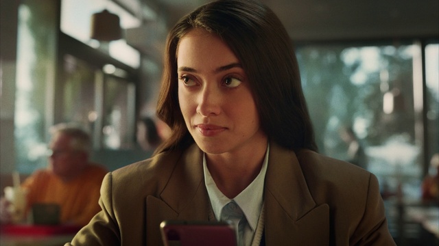 Video Reference: Forehead, Face, Chin, Eyebrow, Facial expression, Human, Coat, Flash photography, Collar, Suit