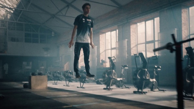 Video Reference: Fashion, Musician, Flash photography, Standing, Entertainment, Performing arts, Music, Art, Fun, Event