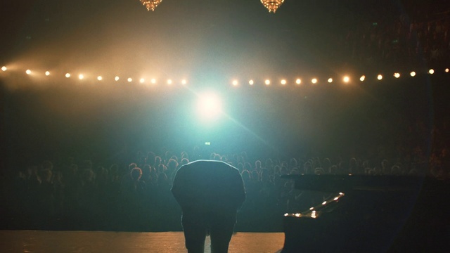 Video Reference: Atmosphere, Entertainment, Performing arts, Electricity, Atmospheric phenomenon, Concert, Lens flare, Visual effect lighting, Font, Fun