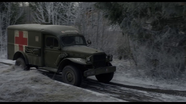 Video Reference: Wheel, Land vehicle, Vehicle, Tire, Snow, Automotive tire, Car, Window, Tread, Motor vehicle