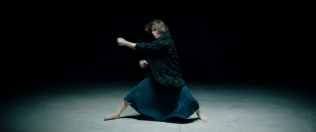 Video Reference: Dress, Dance, Gesture, Flash photography, Entertainment, Performing arts, Choreography, Barefoot, Event, Sports