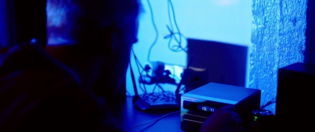 Video Reference: Blue, Purple, Entertainment, Audio equipment, Gadget, Performing arts, Electric blue, Magenta, Visual effect lighting, Video projector