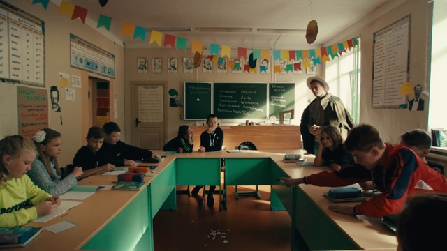 Video Reference: Table, Furniture, Window, Leisure, Chair, Sharing, Event, Building, T-shirt, Job