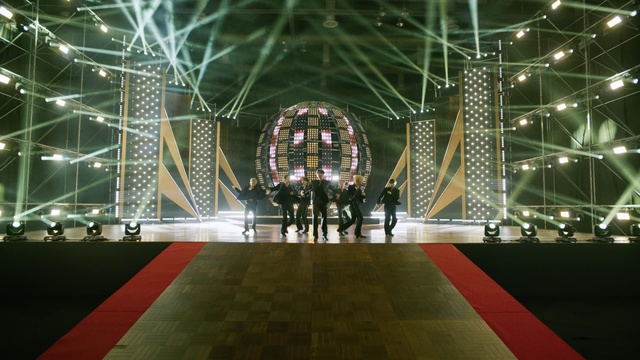 Video Reference: Light, Building, Lighting, Plant, Electricity, Flooring, Decoration, Entertainment, Symmetry, Art