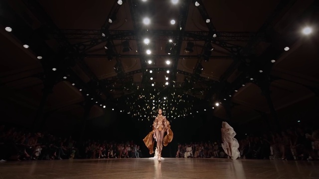 Video Reference: Dance, Performing arts, Entertainment, Art, Event, Performance art, Choreography, Fun, Fashion design, Darkness