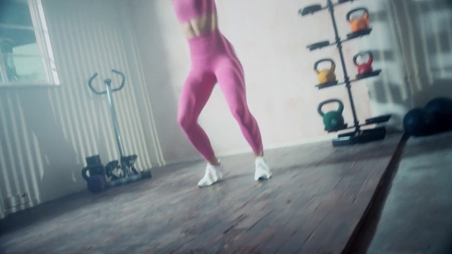 Video Reference: Shoulder, Leg, Thigh, Wood, Flooring, Waist, Floor, Knee, Sportswear, Performing arts